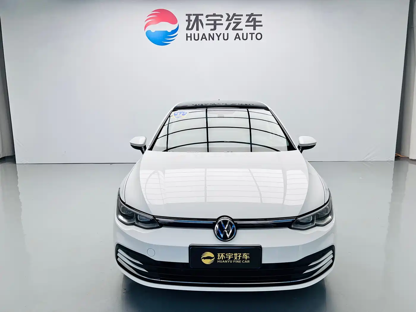 Volkswagen Golf 2024 280TSI DSG Pro 50th Anniversary Edition фото 2