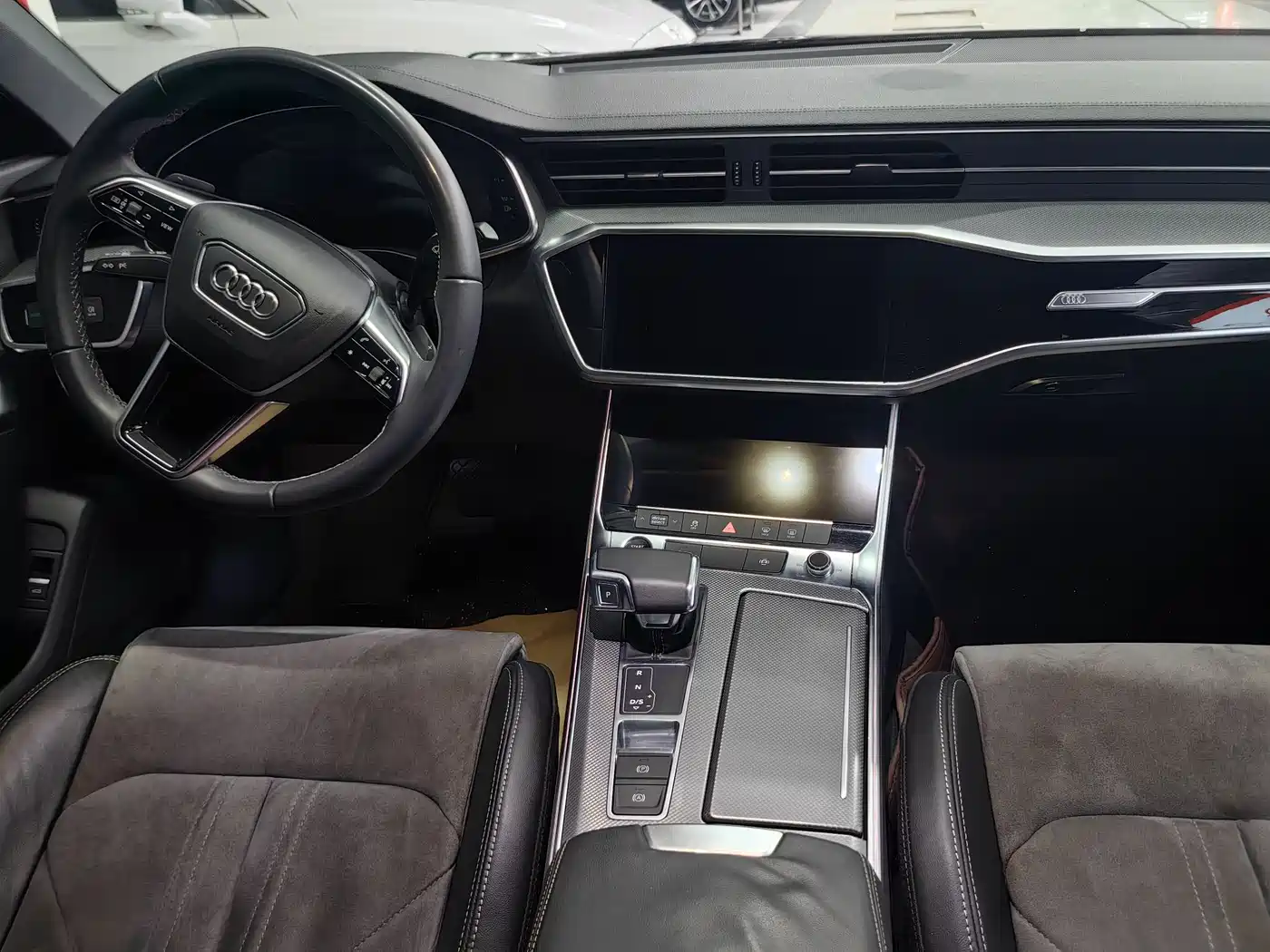 Audi A6L 2020 40 TFSI Luxury Elegance фото 4