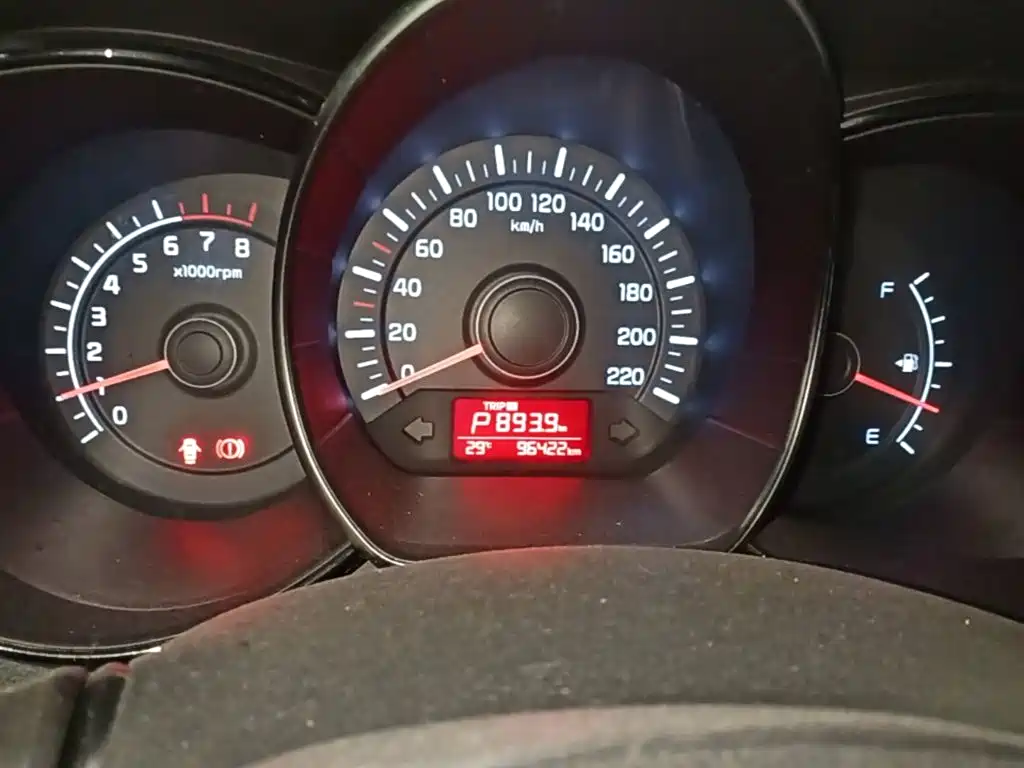 Kia K2 2017 2015 Sedan 1.4L AT GLS