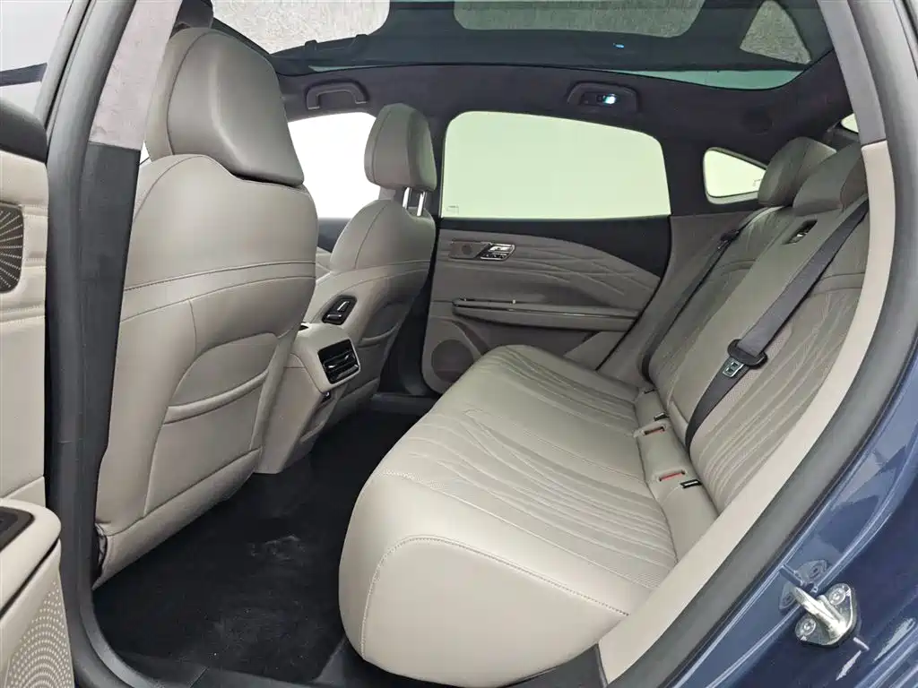 Geely Galaxy Galaxy Xingyao 8 2025 130km EM-P Starship Edition фото 13