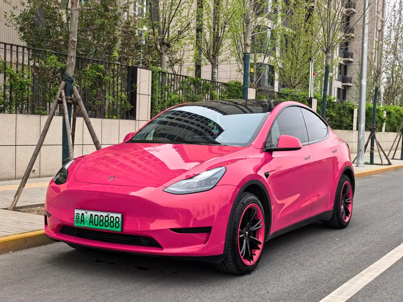 TESLA MODEL Y