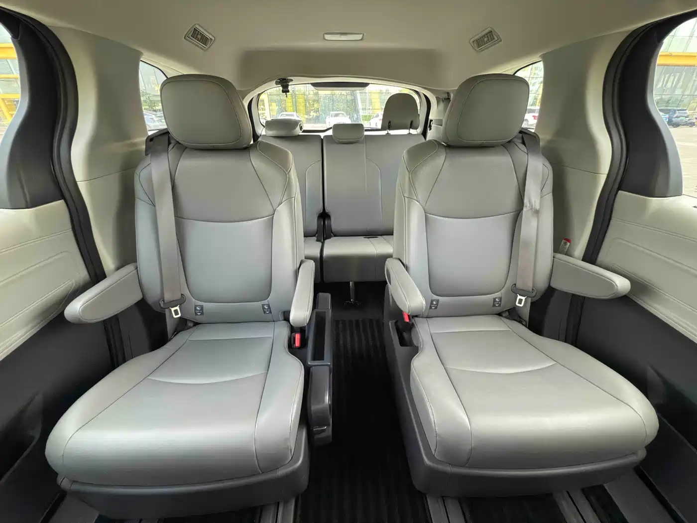 Toyota Granvia 2025 2024 2.5L Hybrid Comfort