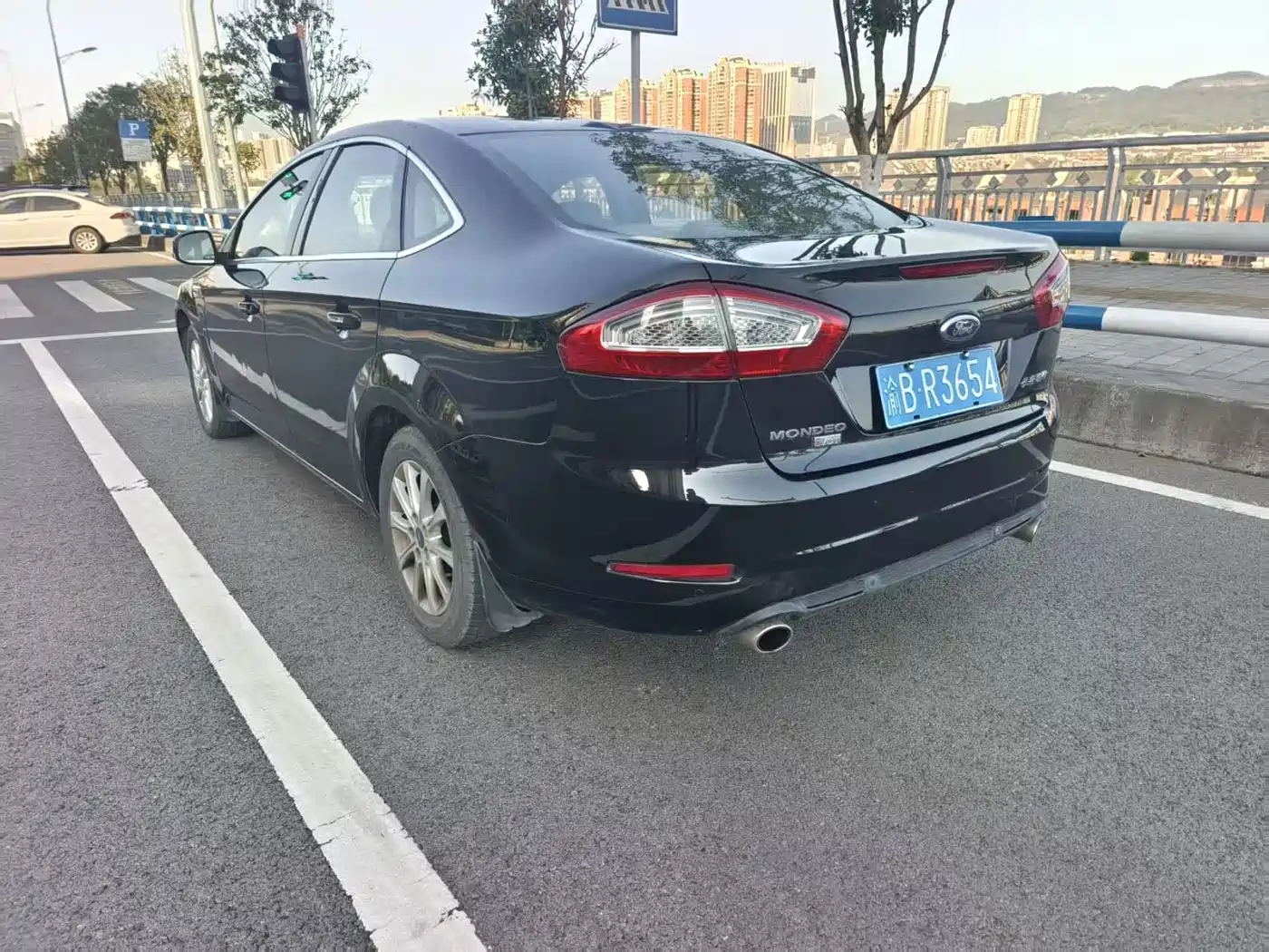 Ford Mondeo 2013 2013 2.3L Luxury Model