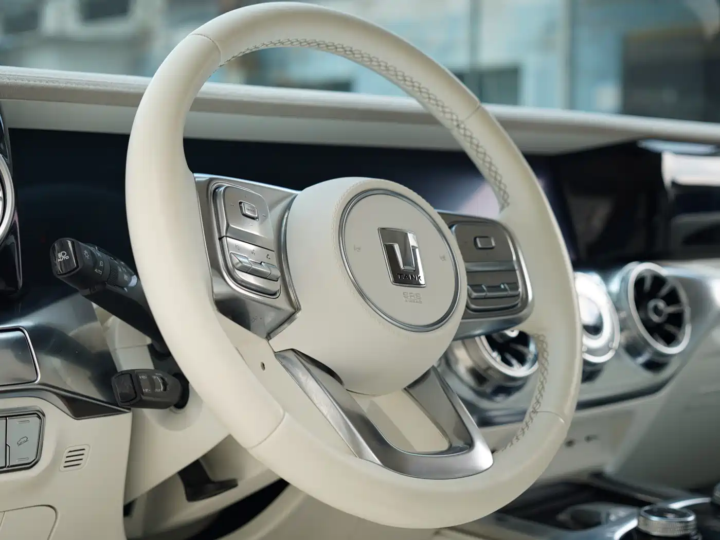 TANK CO CREATION TANK 300