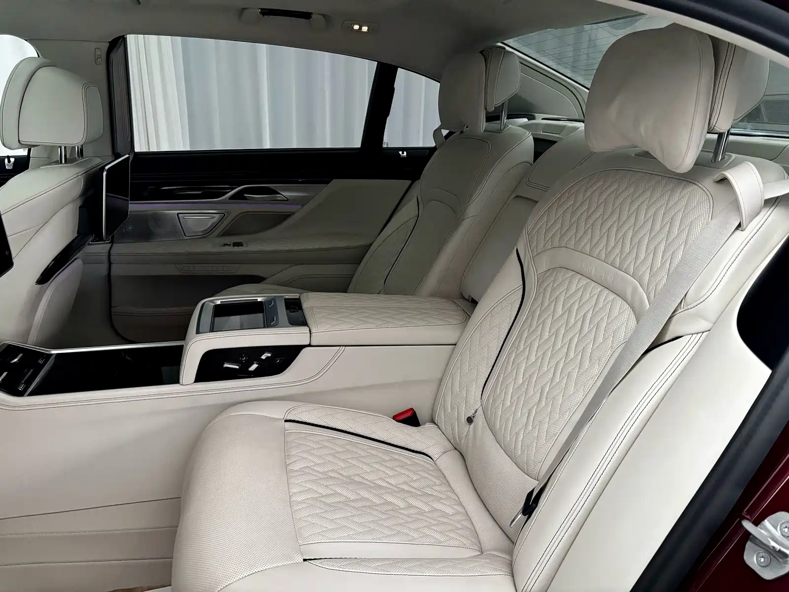 Фото 17 - BMW 7 Series