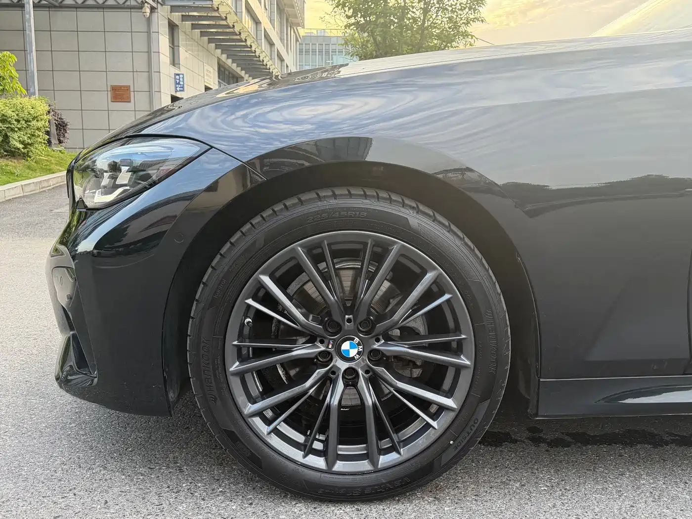 BMW 3 Series 2022 325Li M Sport Shadow Edition фото 4