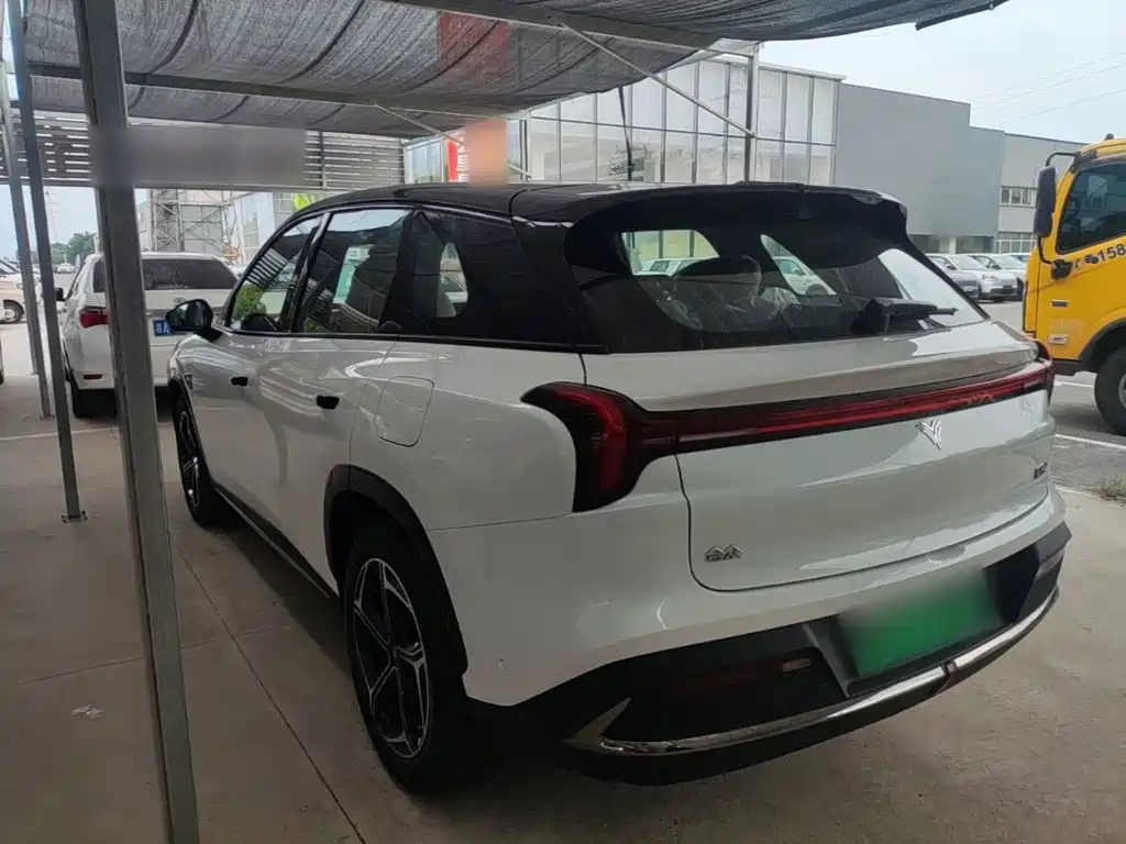Nezha Auto Nezha L 2026 2024 Extended Range 310 Flash Charge Red Edition
