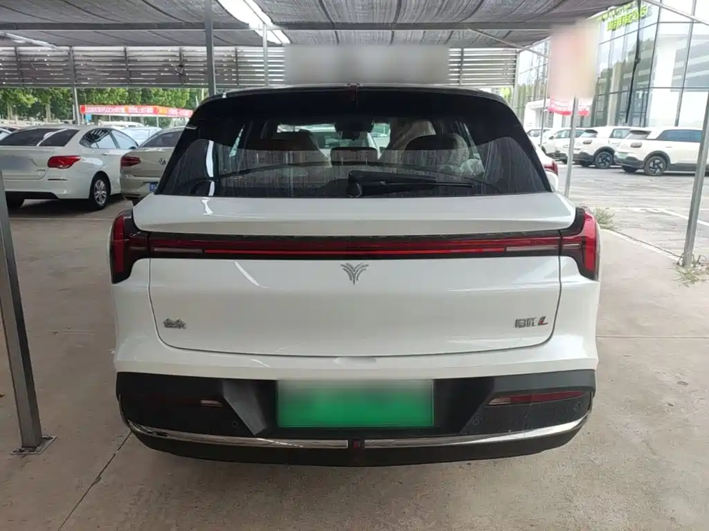 Nezha Auto Nezha L 2026 2024 Extended Range 310 Flash Charge Red Edition
