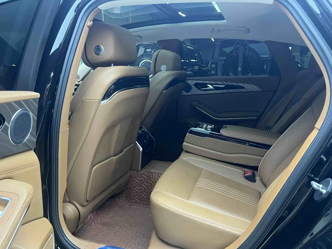 Hongqi H9 2020 2.0T Smart Connection Qi Xiang Edition фото 10