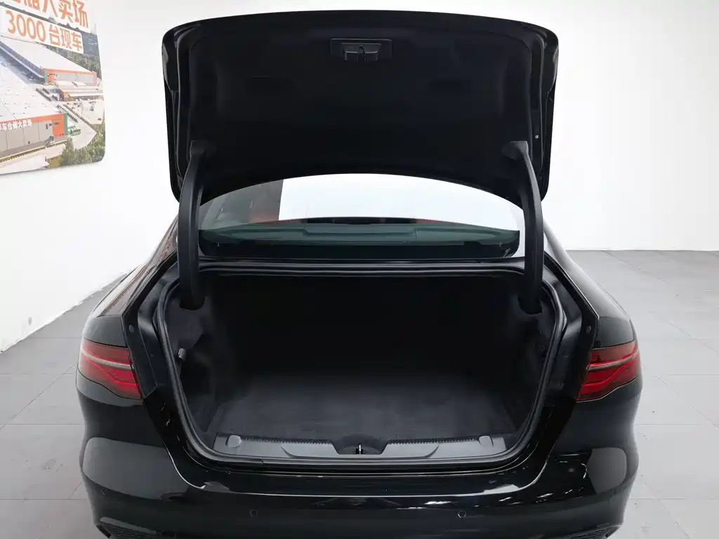Jaguar XEL, миниатюра 16