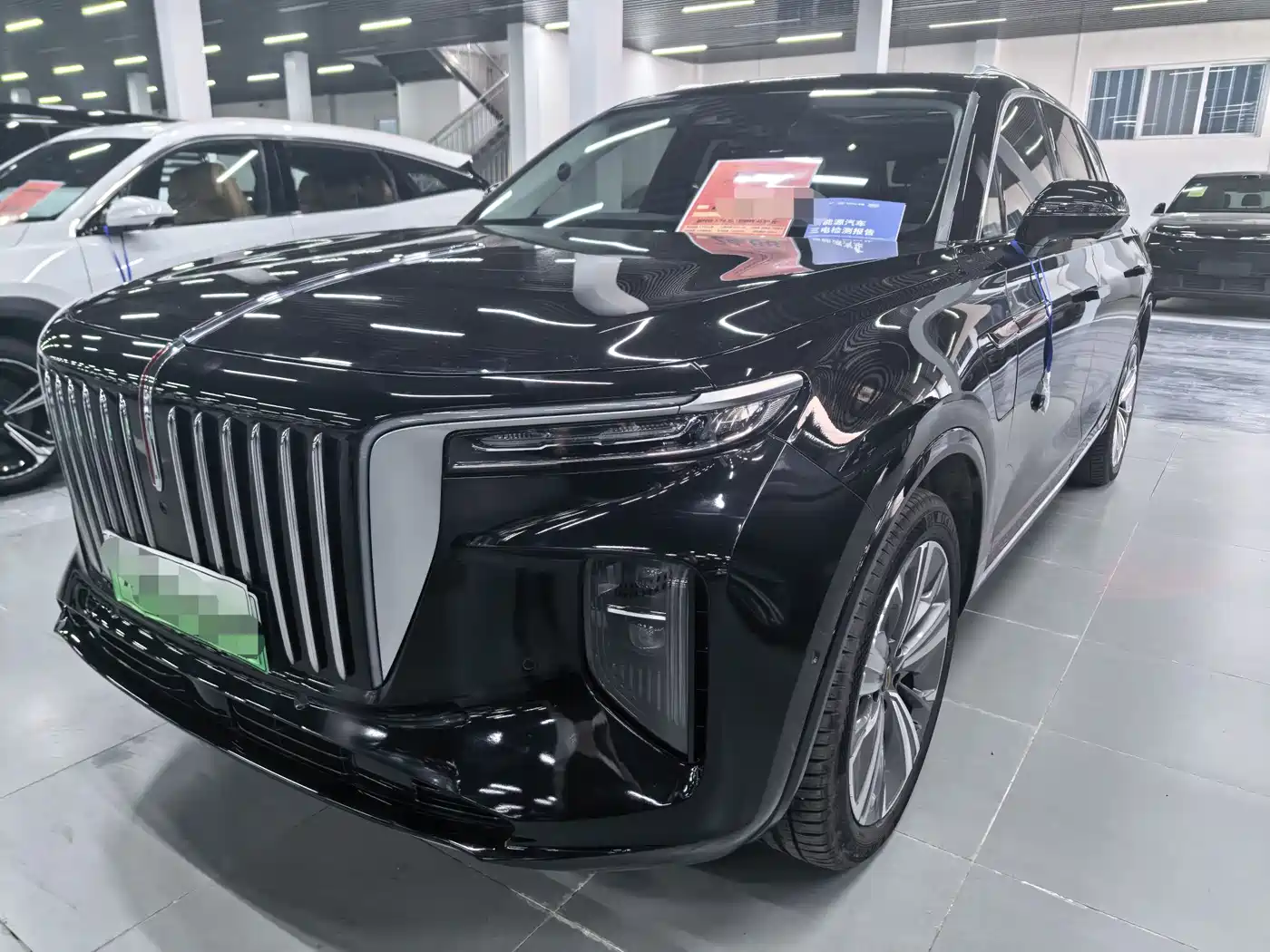 Hongqi E-HS9 2022 660km Qi Chang Edition (6-seater)