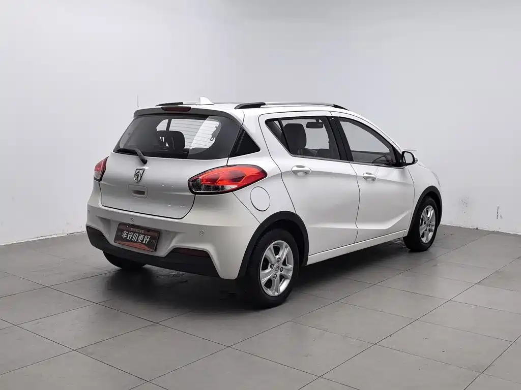 Фото 2 - Baojun 310