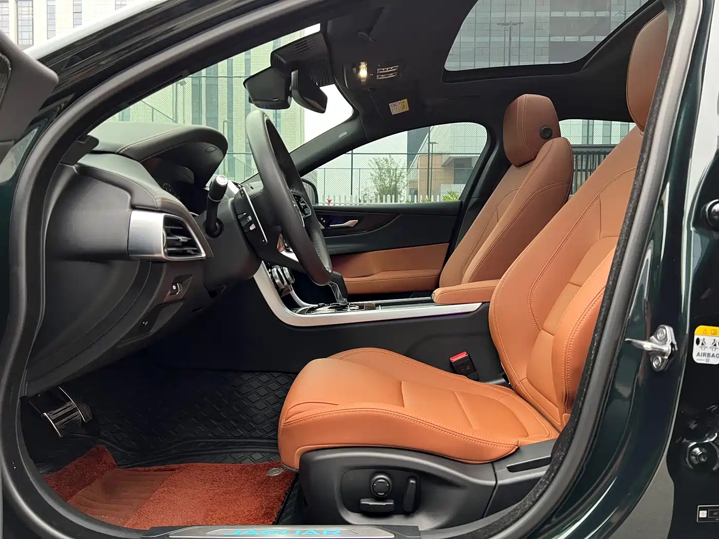 Jaguar XEL 2024 Model 2.0T 250PS R-DYNAMIC S Gloss Black Sport Edition фото 6