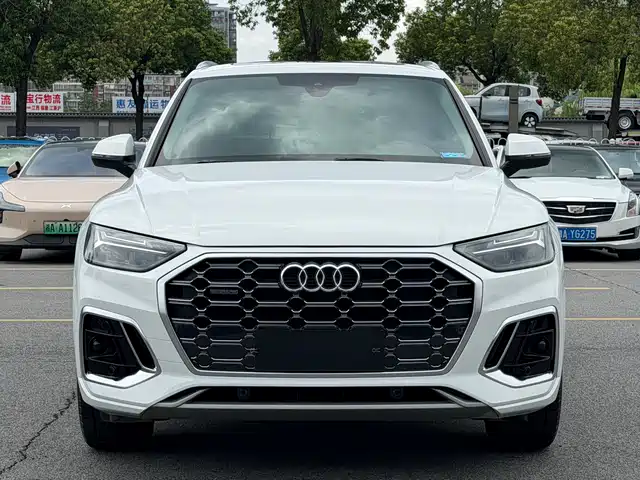 Audi Q5L 2022 40T Luxury Dynamic — фото 3