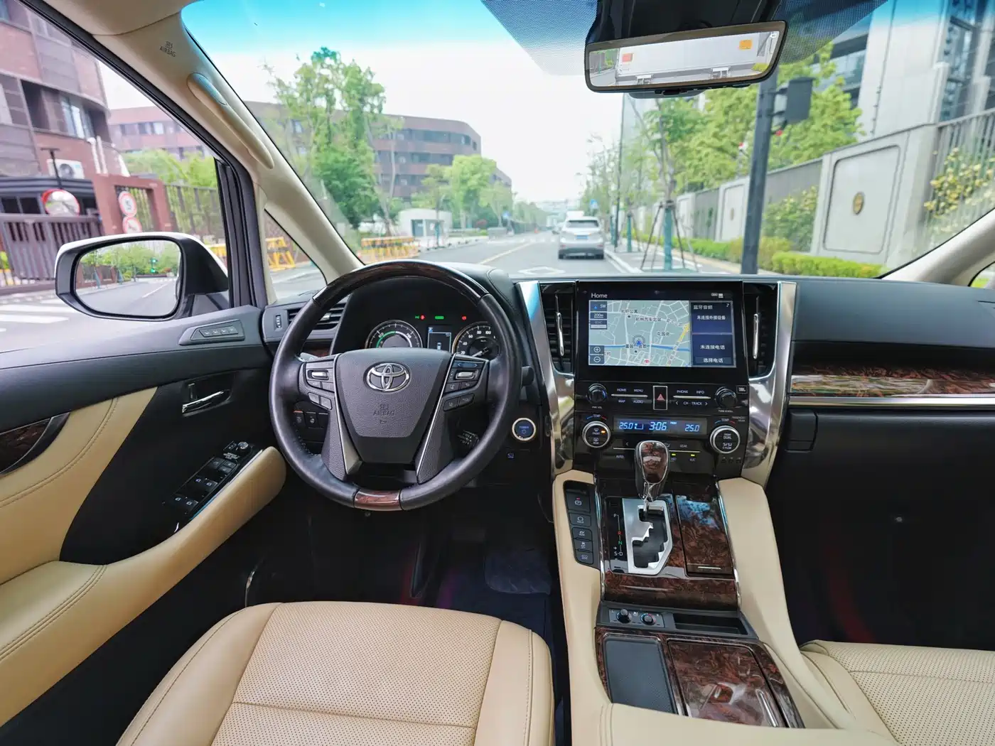 Toyota Alphard 2020 Hybrid 2.5L Luxury Edition фото 11