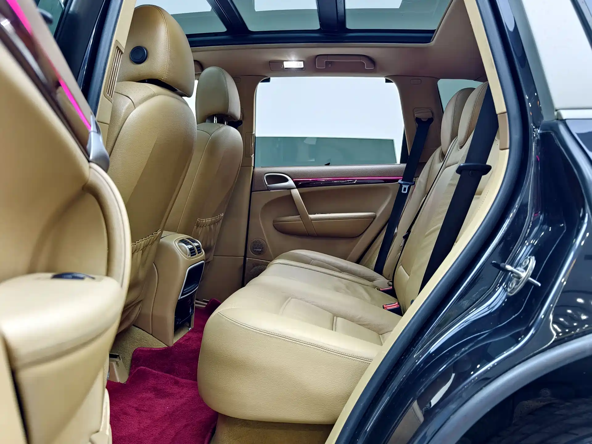 Photo 9 - Porsche Cayenne