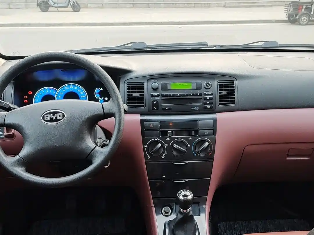 BYD F3 2012 Energy-saving Edition 1.5L Manual Comfort фото 10