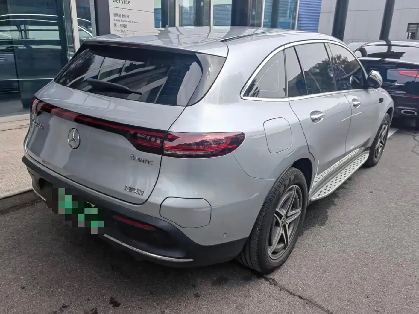 MERCEDES-BENZ EQC