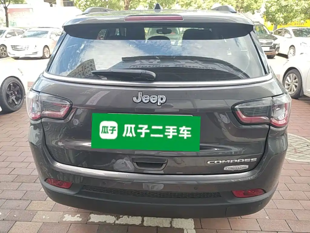 Фото 6 - Jeep Compass