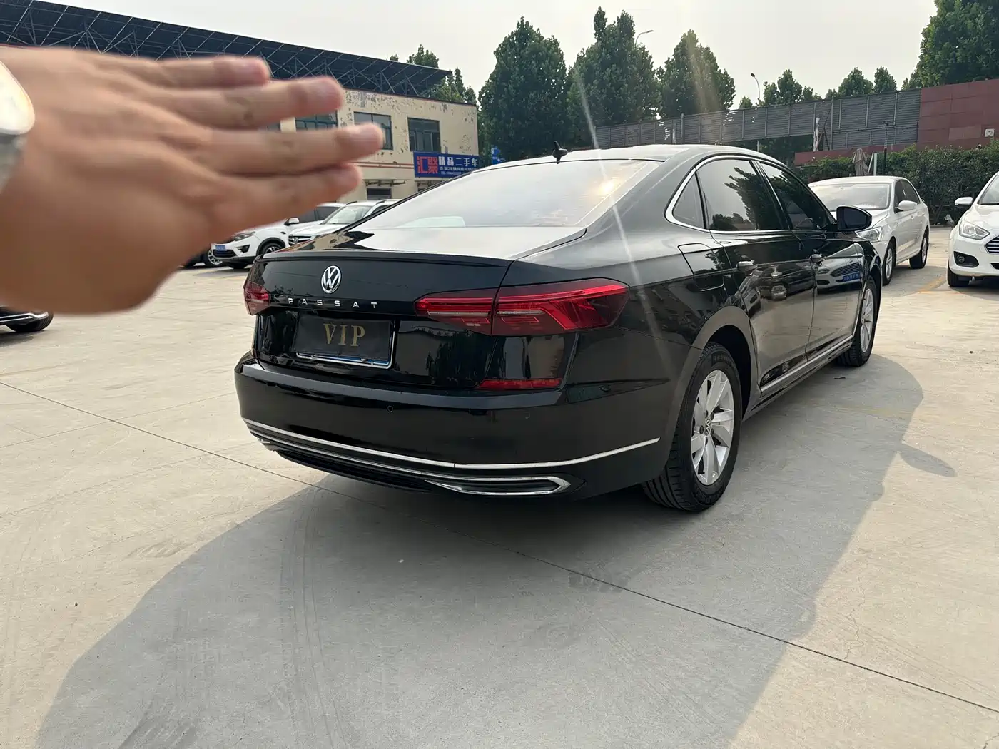 Photo 9 - Volkswagen Passat