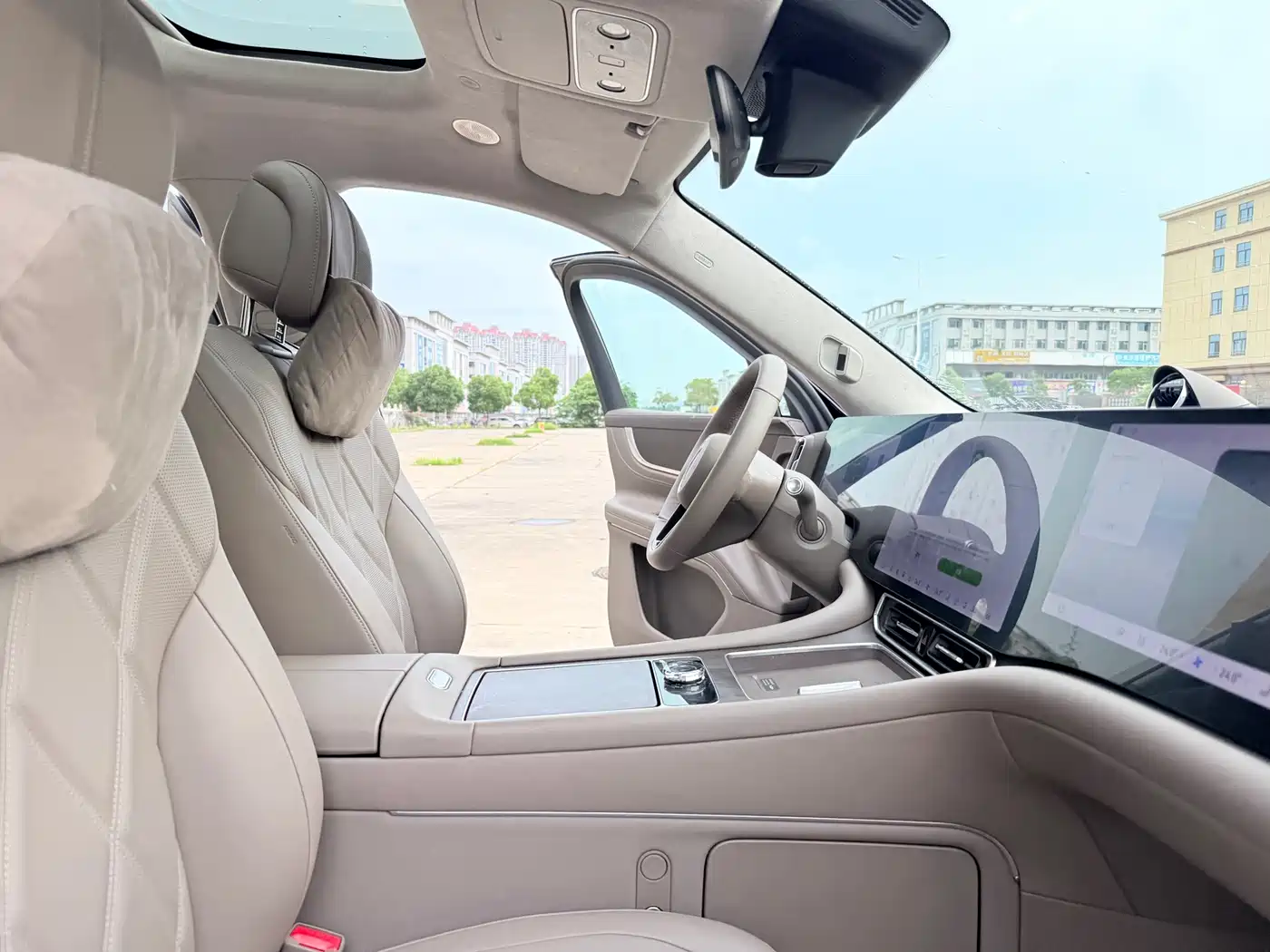 AITO Wenjie AITO M9 2025 Extended Range Ultra 52kWh 6-Seater фото 17