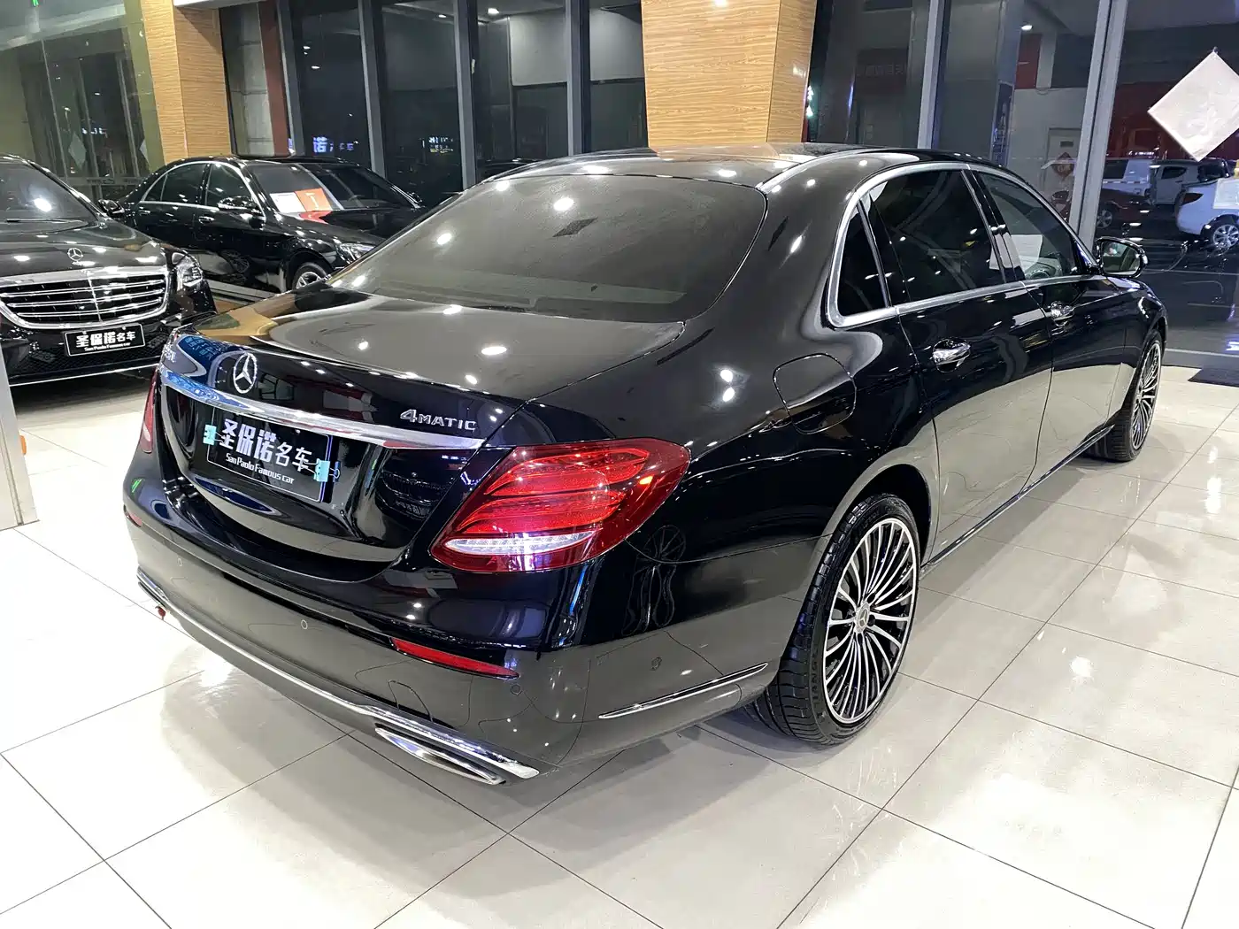 Mercedes-Benz E-Class 2017 Model E 320 L 4MATIC фото 4