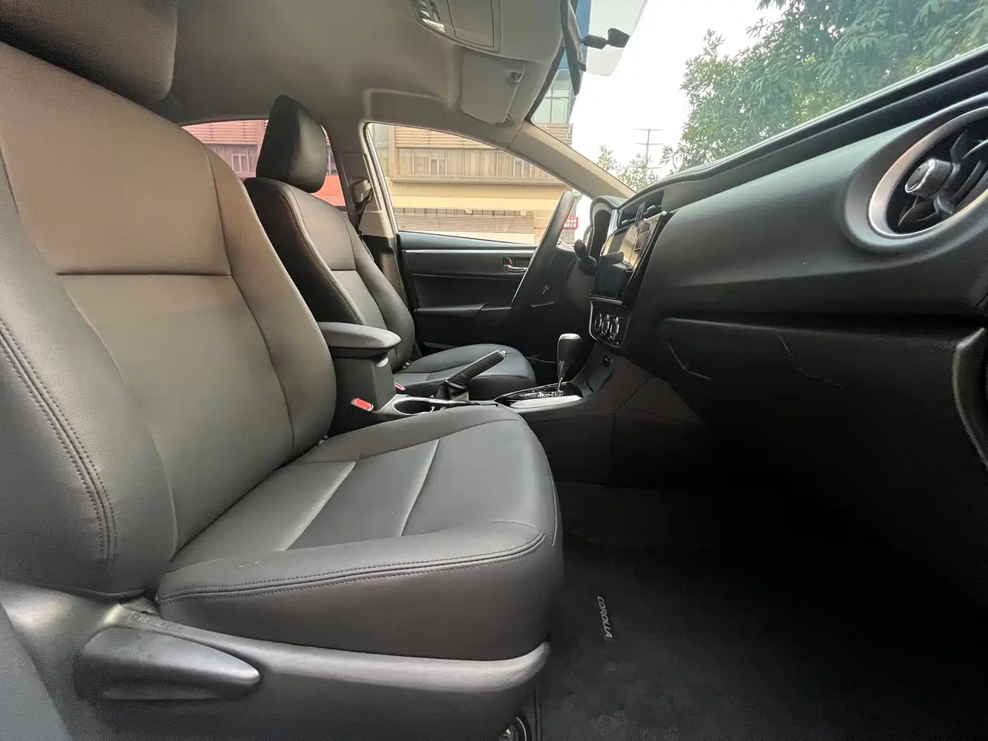 Toyota Corolla 2018 1.2T S-CVT GL Smart Edition фото 7