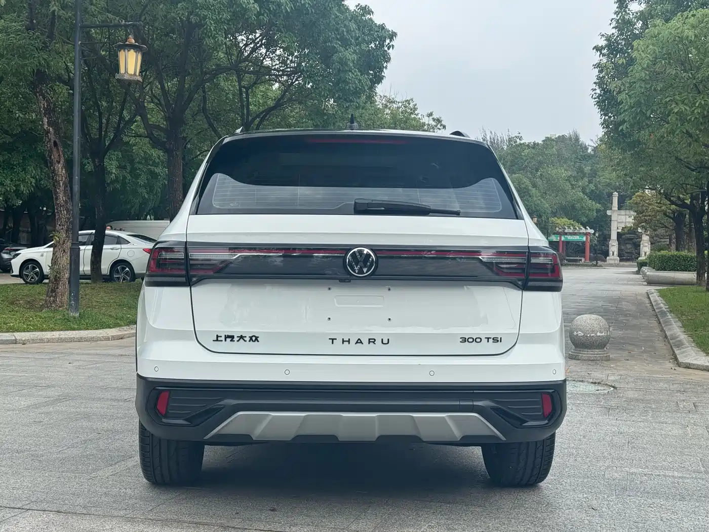 Volkswagen Tharu 2024 300TSI 2WD Moon Premium Edition фото 6