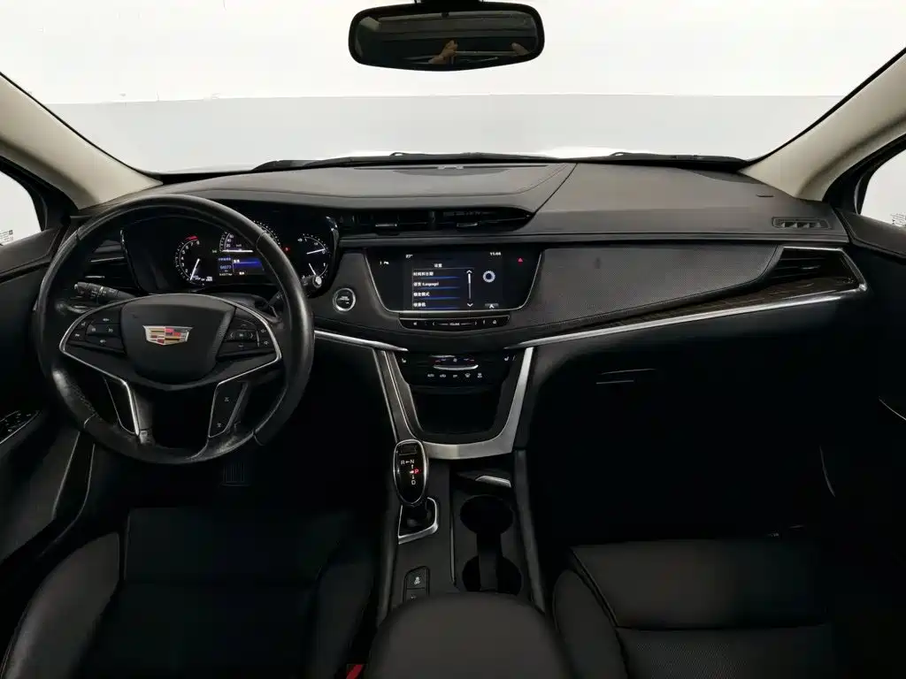 Cadillac XT5 2017 2016 25T Luxury Model