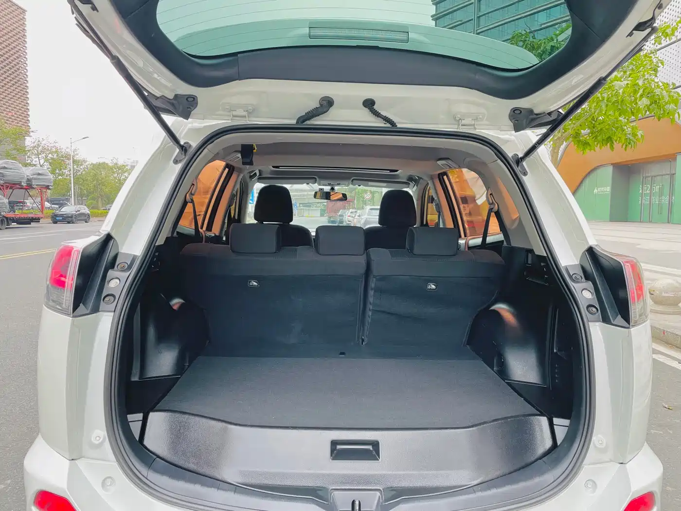 Toyota RAV4 Rongfang 2016 2.0L CVT 2WD Trend (China V) фото 10