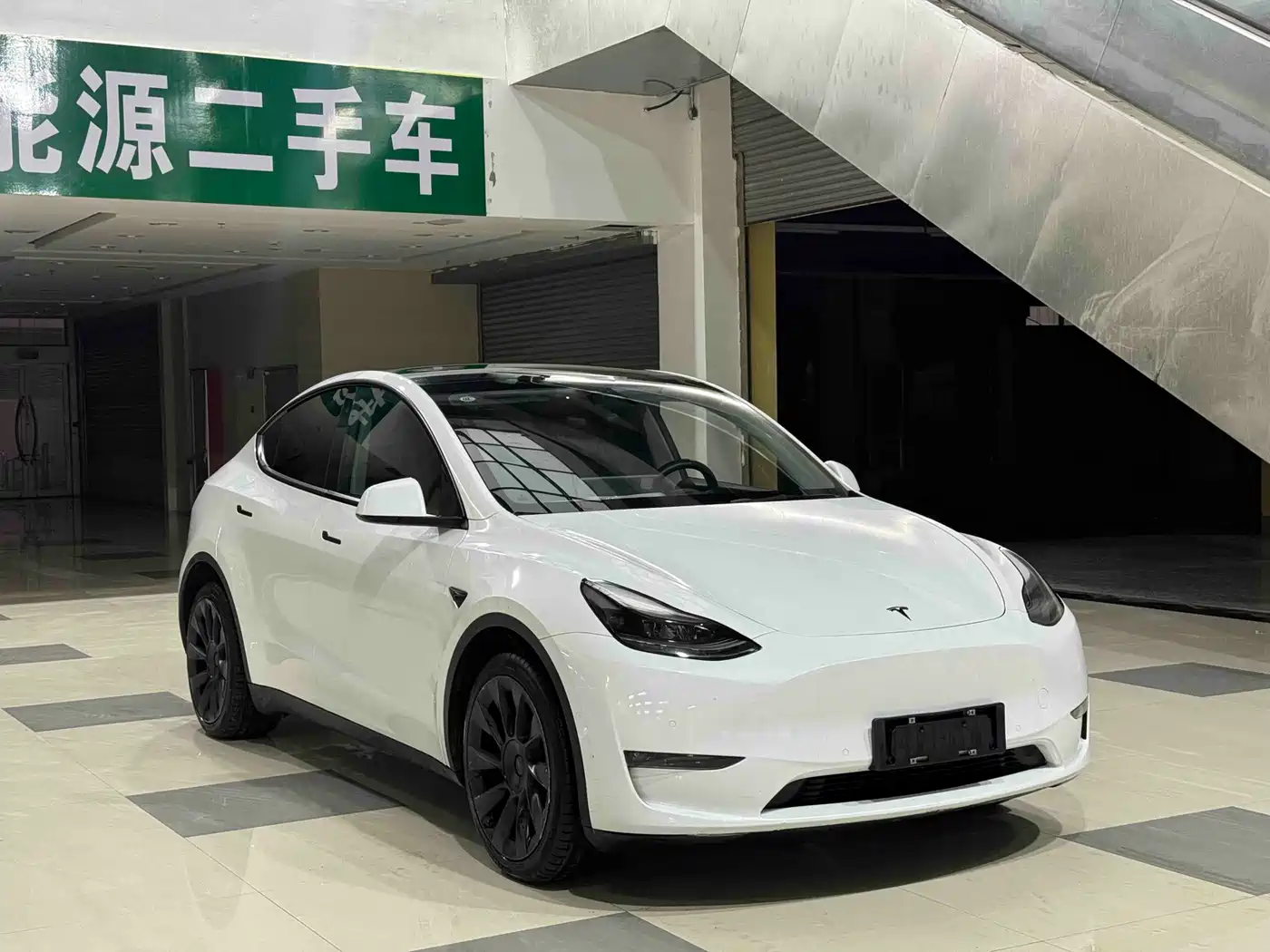 TESLA MODEL Y