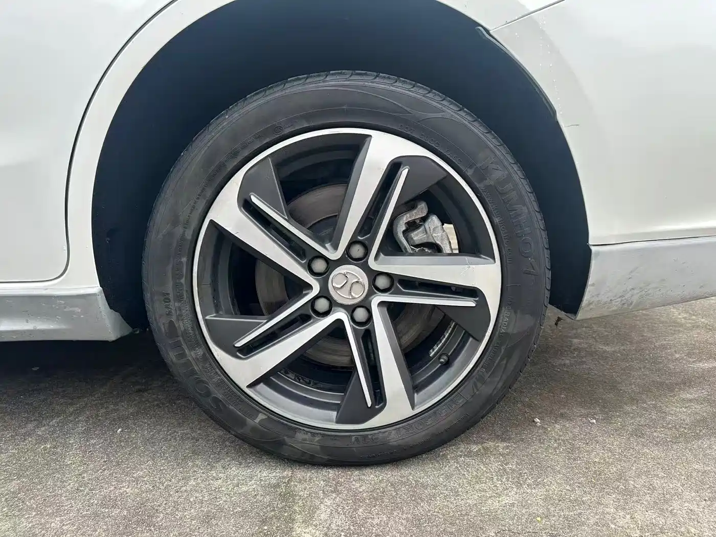 BAIC Beijing EU5 2019 2018 R500 Smart Wind Edition