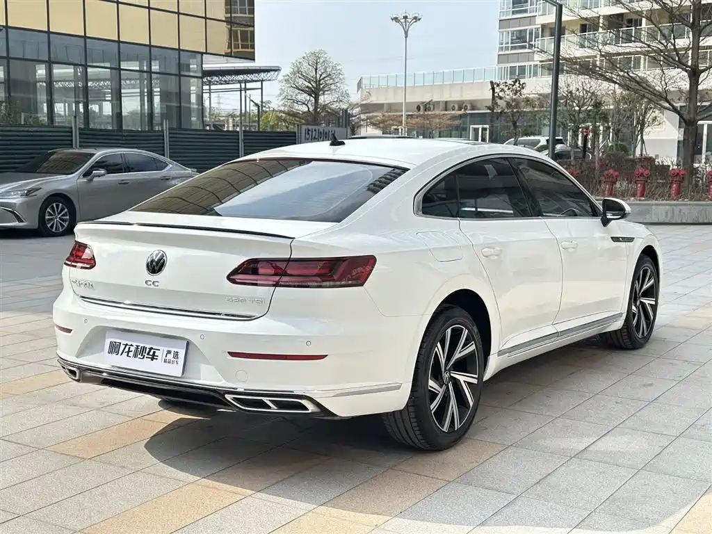 Volkswagen FAW-Volkswagen CC 2021 330TSI Dazzle Edition фото 6
