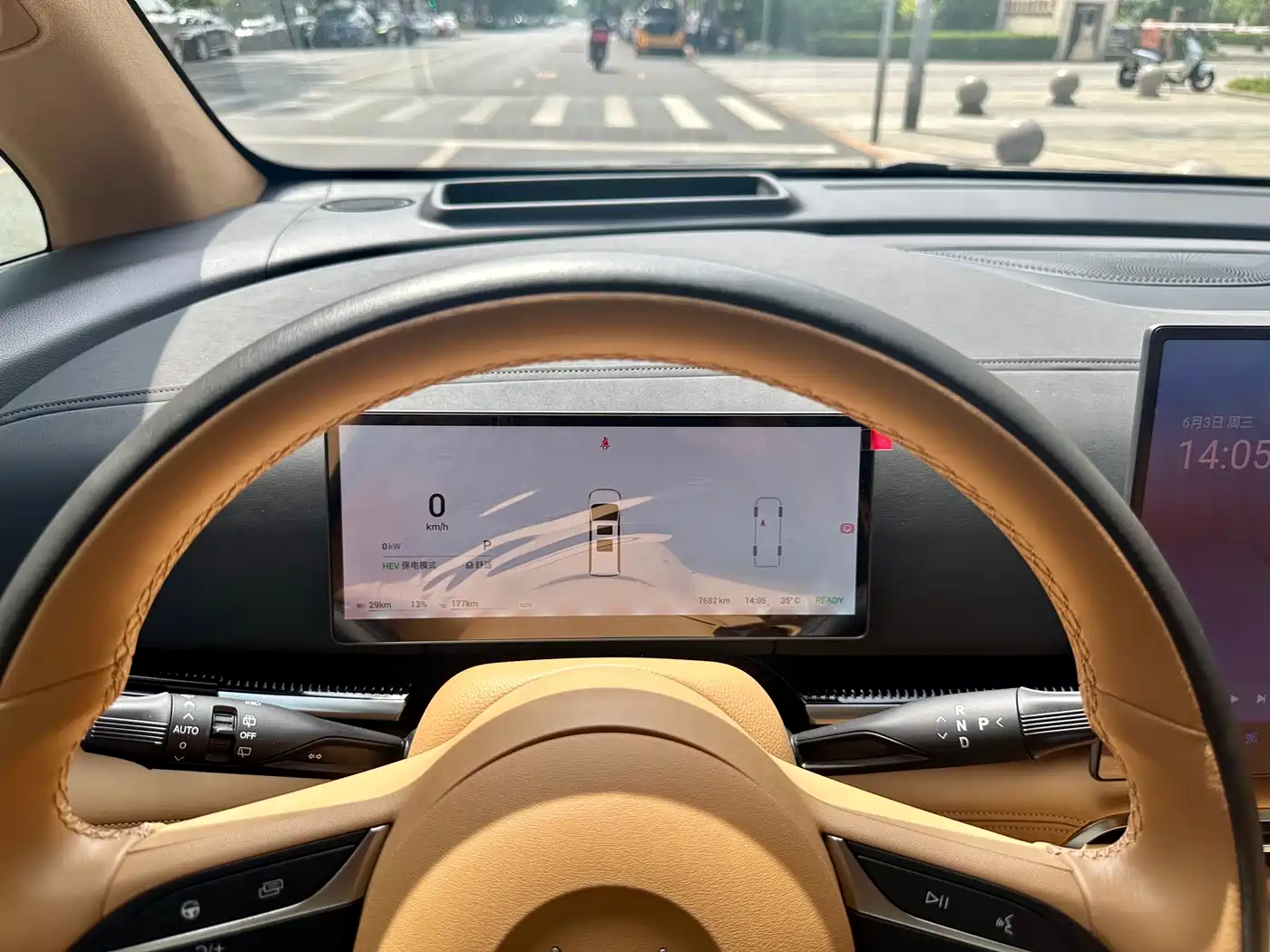 Voyah Auto Voyah Dreamer 2025 PHEV AWD Flagship Kunpeng Edition фото 11