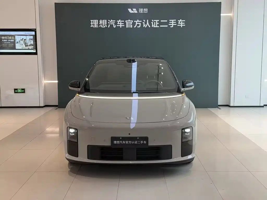 Li Auto i6 2026 2025 4WD Base Model