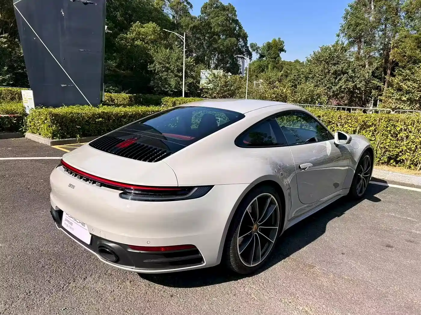 PORSCHE 911