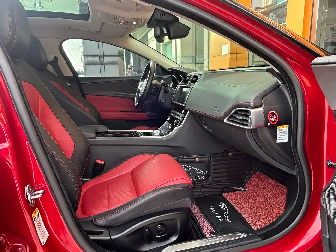 Jaguar XE 2016 2015 2.0T 240PS R-Sport