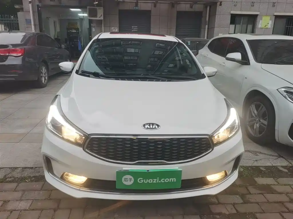 Kia K3 2017 1.6L Automatic 15th Anniversary Special GLS фото 3