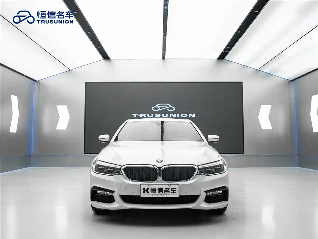 BMW 5 Series 2018 525Li M Sport Package фото 2