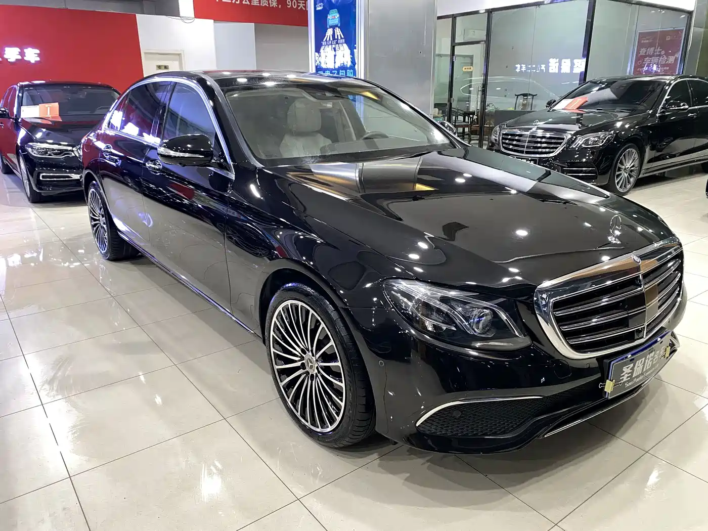 Mercedes-Benz E-Class 2017 Model E 320 L 4MATIC фото 3
