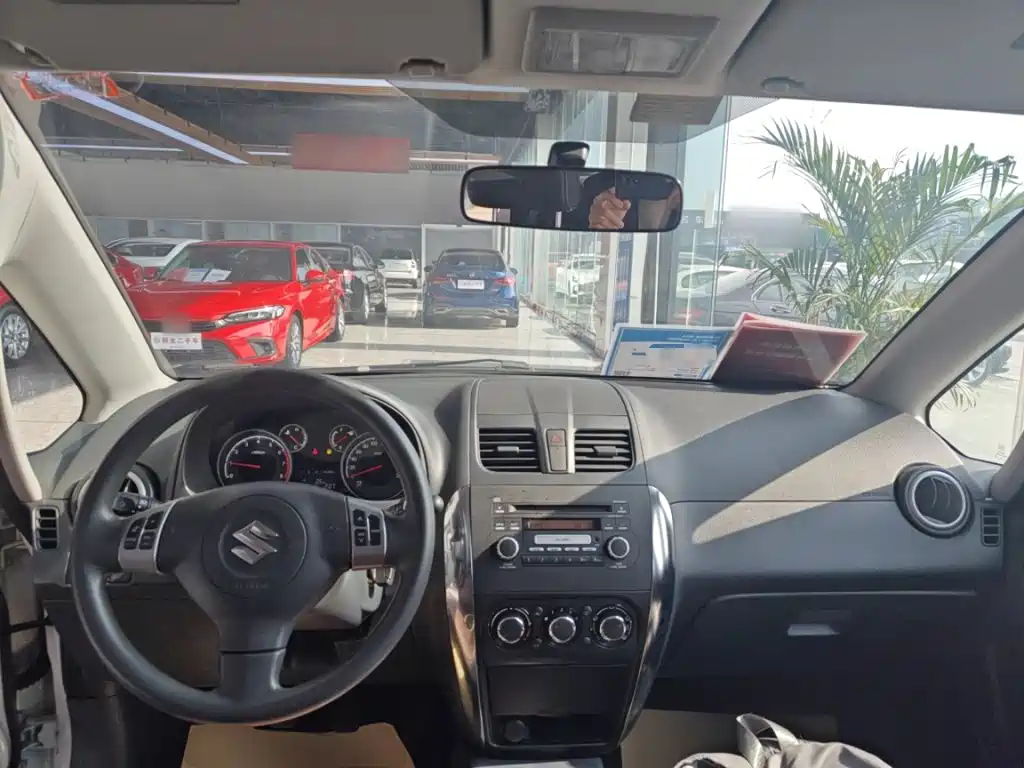 صورة 6 - Suzuki SX4
