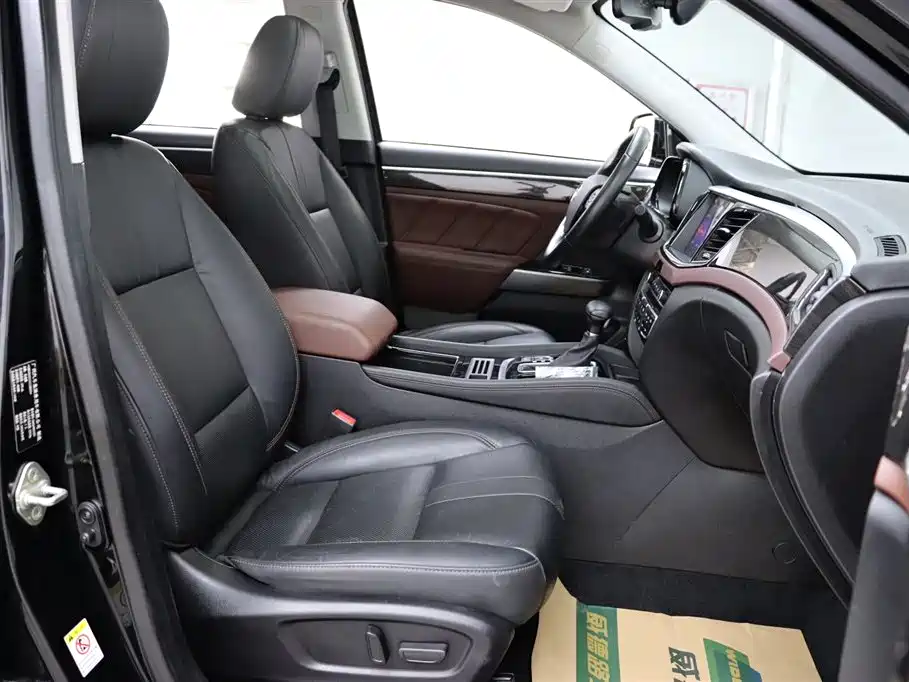 GAC Trumpchi Trumpchi GS8 2017 320T 2WD Luxury Edition (7-Seater) фото 19