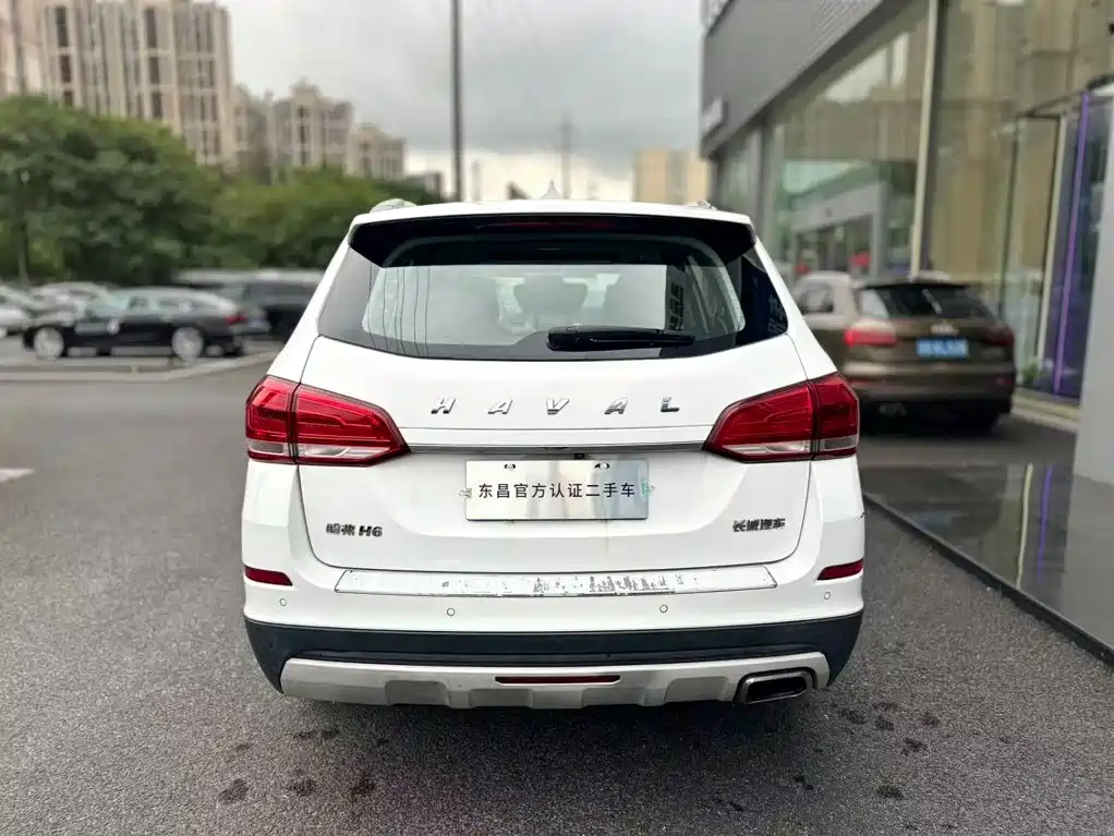 Photo 2 - Haval H6