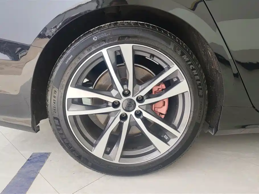Audi A6L 2021 40 TFSI Luxury Sport фото 6