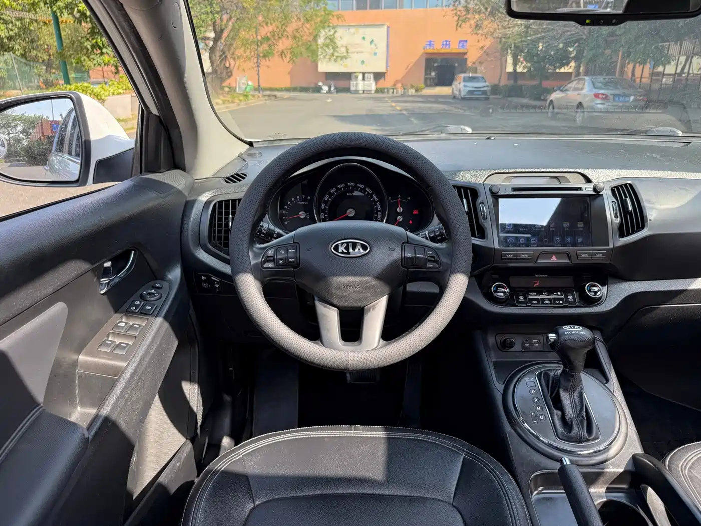 Kia Sportage 2014 2.0L Automatic 2WD GLS фото 16