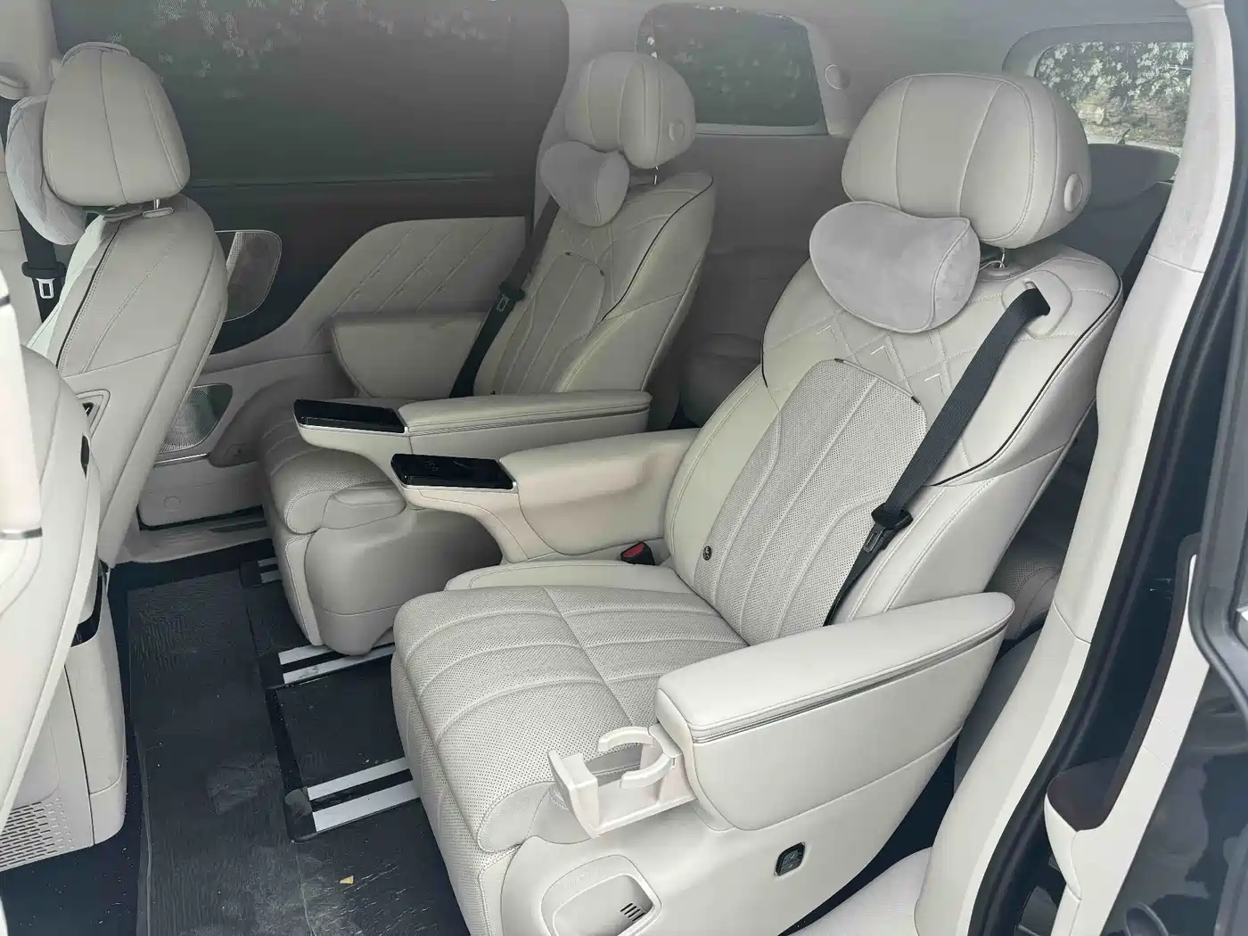 Voyah Auto Voyah Dreamer 2025 Model PHEV Basic Version фото 5