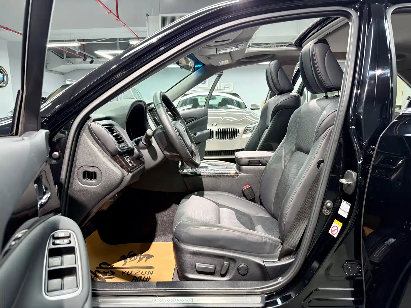 Toyota Crown 2015 2.0T Fashion фото 8