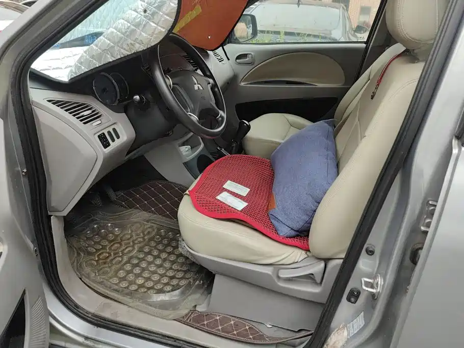 Mitsubishi Zinger 2013 2011 2.0L Manual Luxury
