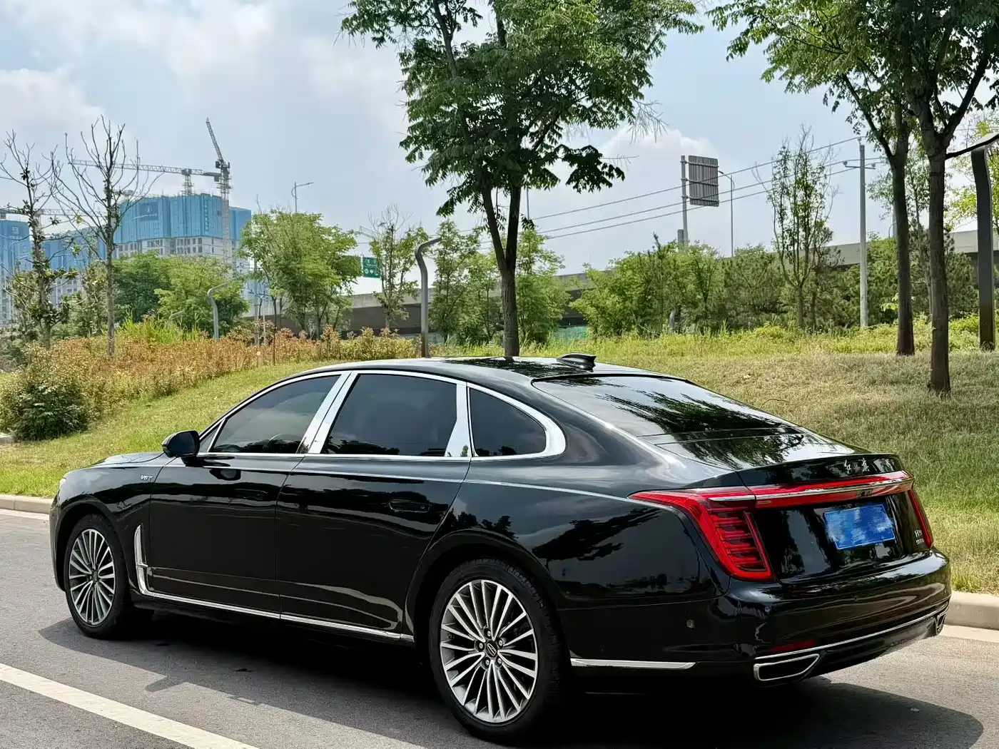 Hongqi H9 2022 2.0T Smart Connect Flag Joy Edition фото 9