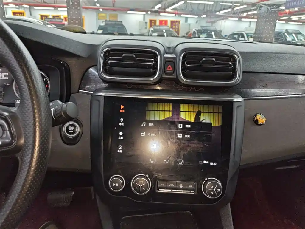 Lynk & Co 03 2019 2.0TD Auto Power Version фото 20